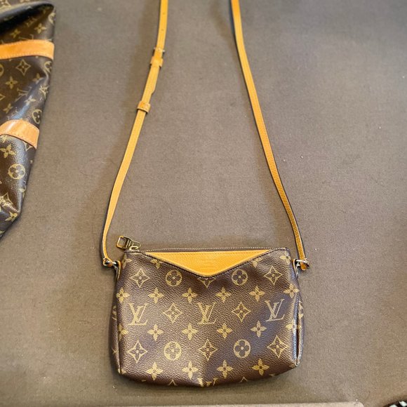 Louis Vuitton Bags Louis Vuitton Crossbody Purse Poshmark
